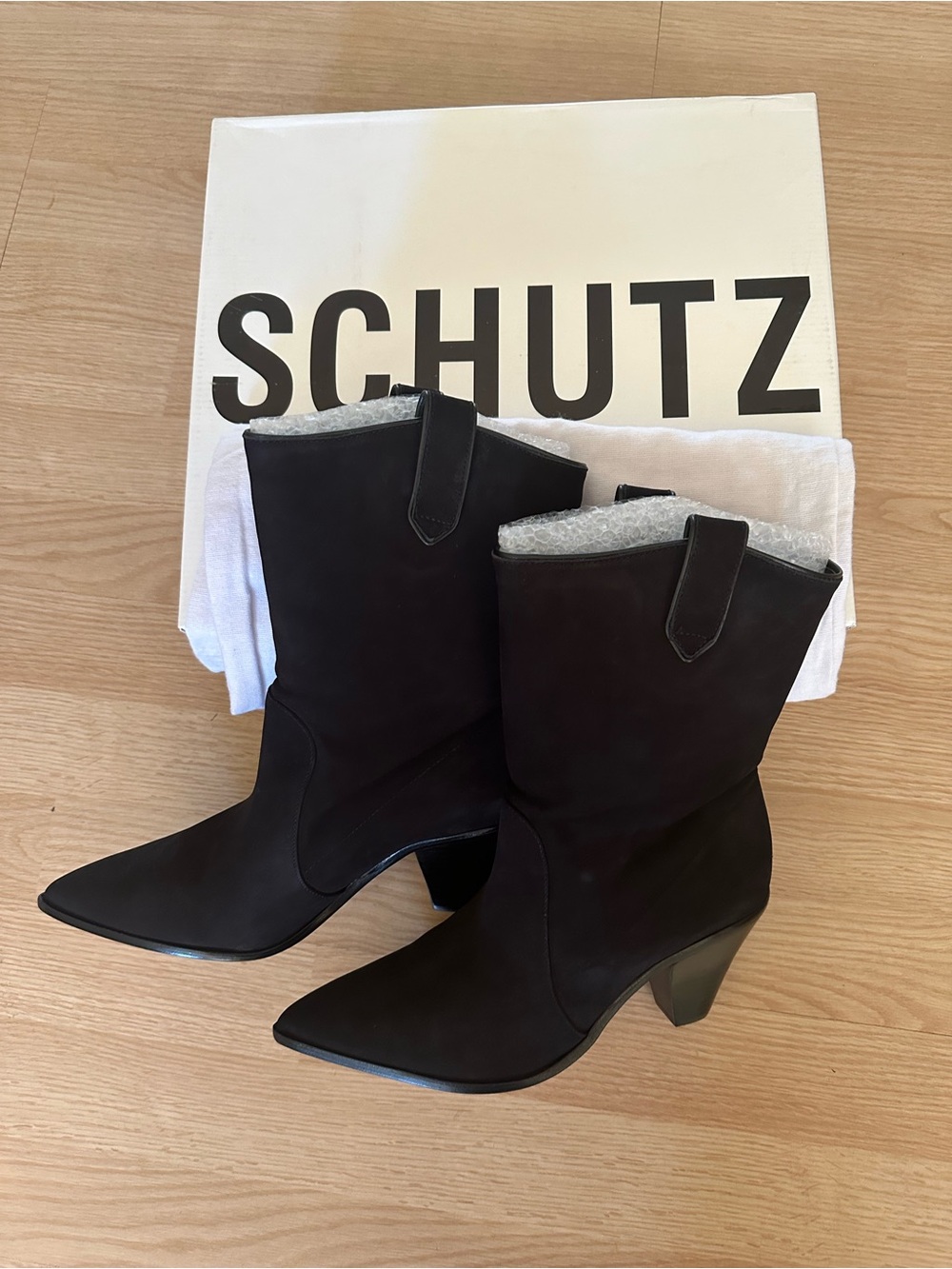NEW SCHUTZ Macie Black Nubuck Pointed Toe Western Boots Women’s Size 8.5